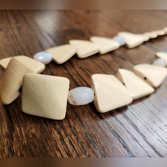 ✨️ Handcrafted "Beautiful In Beige" Statement Necklace - Only One Made✨️ - Picture 4 of 13